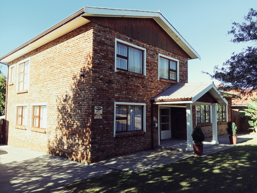 6 Bedroom Property for Sale in Bayview Western Cape